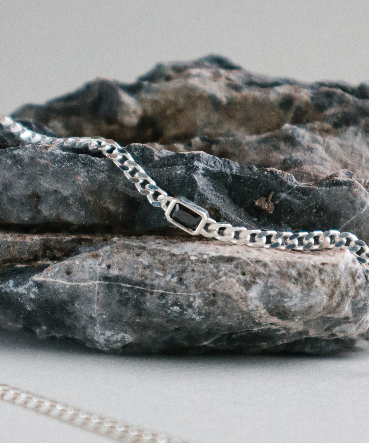 스몰굿띵(SMGT) STONE CHAIN 목걸이 [BLACK]