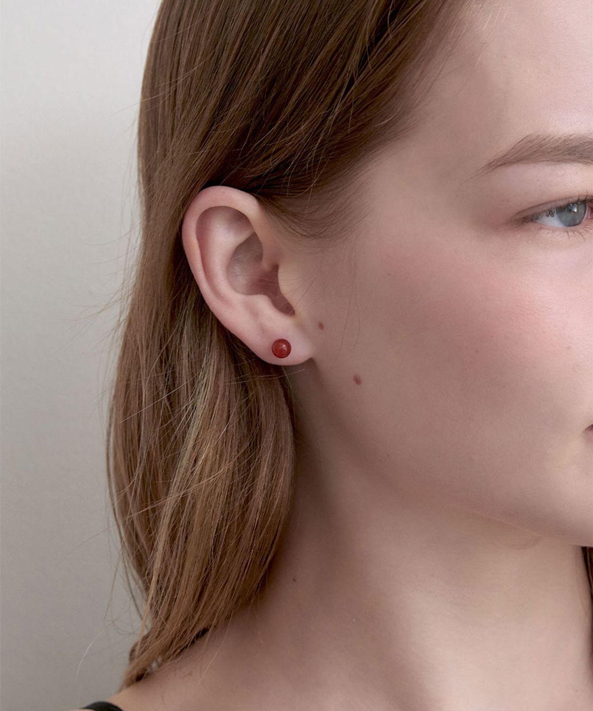할렌(HALDEN) simple red onyx earrings (E069_0.6mm)