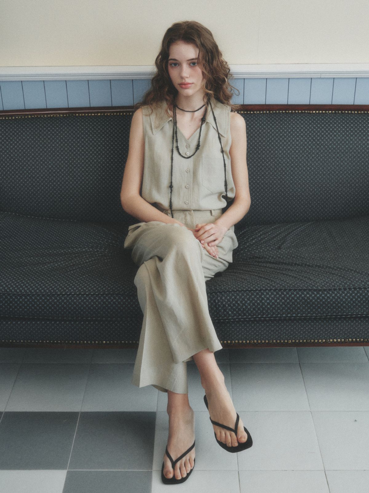 르니나(LENINA) ROMAN linen two-tuck wide pants_KHAKI
