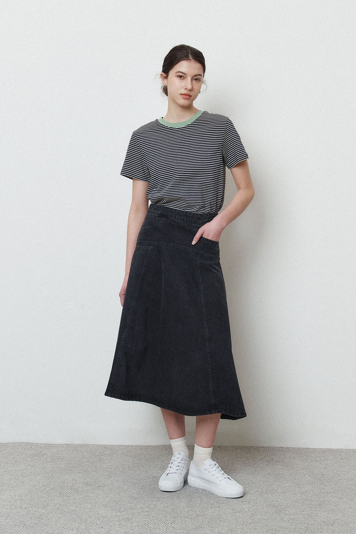 르몽생미셸(LE MONT ST MICHEL) Flare Denim Skirt_Black