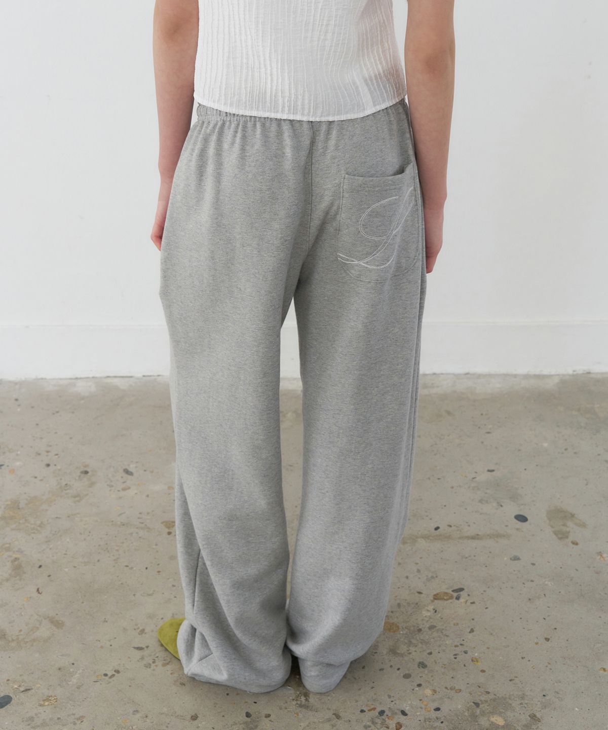 레테라(LETTERA) Wide Logo Sweat Pants