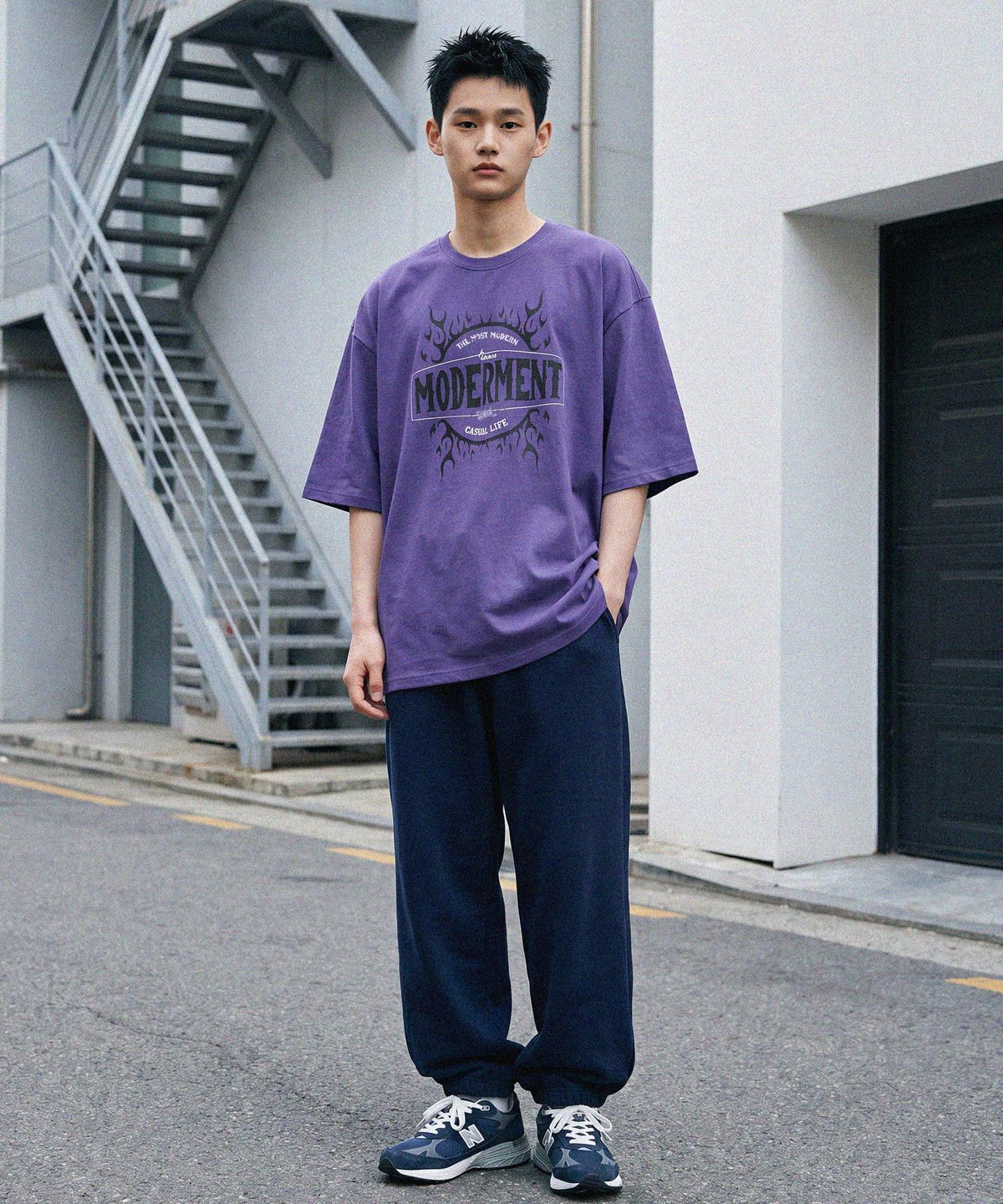 모더먼트(MODERMENT) 리얼오버핏 블레이즈 반팔 티셔츠 [차콜]
