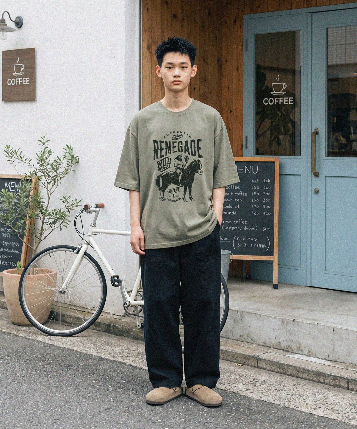 모더먼트(MODERMENT) 리얼오버핏 모하비 반팔 티셔츠 [브라운]
