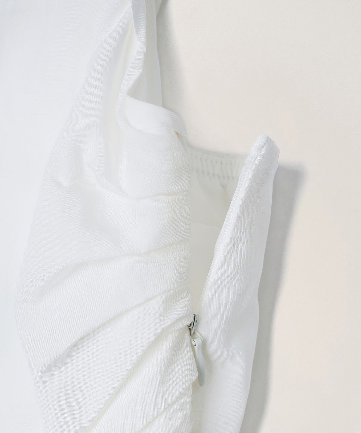튜드먼트(TTUDEMENT) SHIRRING SLEEVELESS LONG DRESS_IVORY