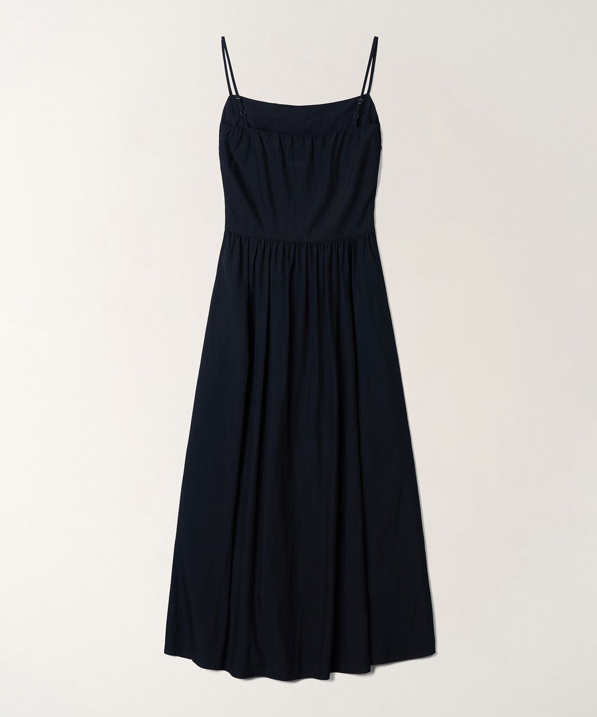튜드먼트(TTUDEMENT) SHIRRING SLEEVELESS LONG DRESS_BLACK