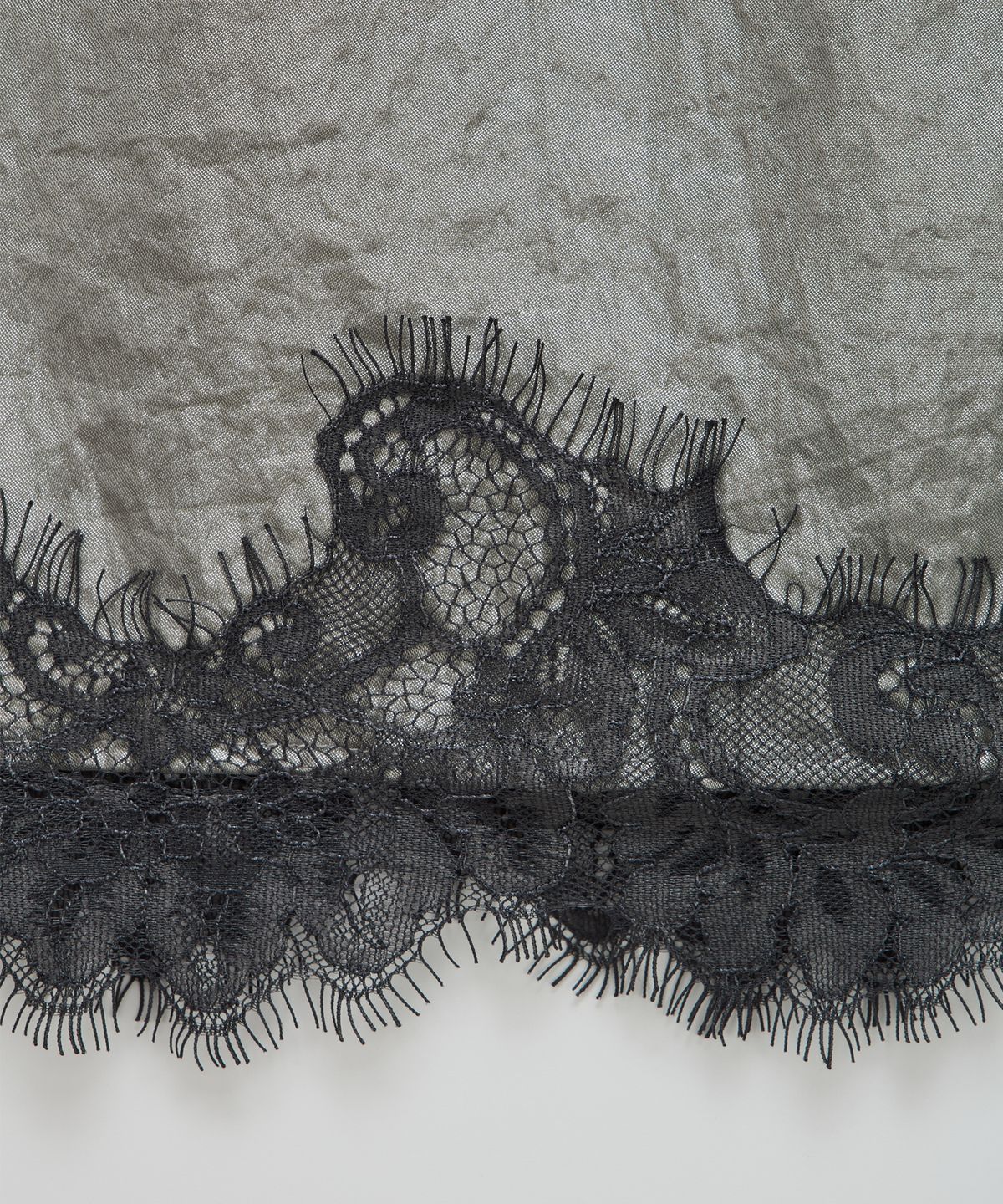 살롱 드 욘(SALON DE YOHN) Banding Lace Satin Skirt_ Gray