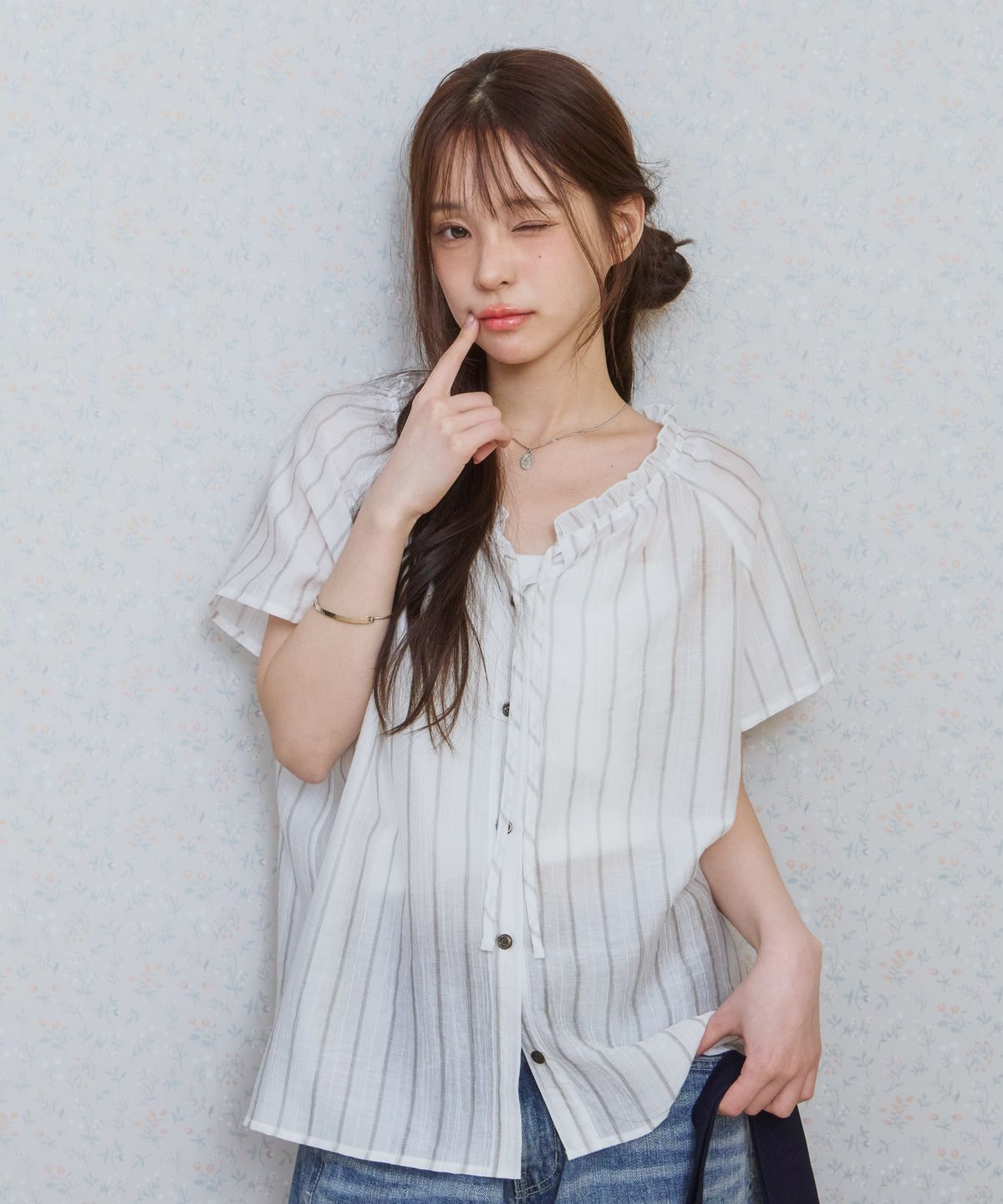 키지코(KIJIKO) ke207. Frill Stripe Shirring Blouse Ivory