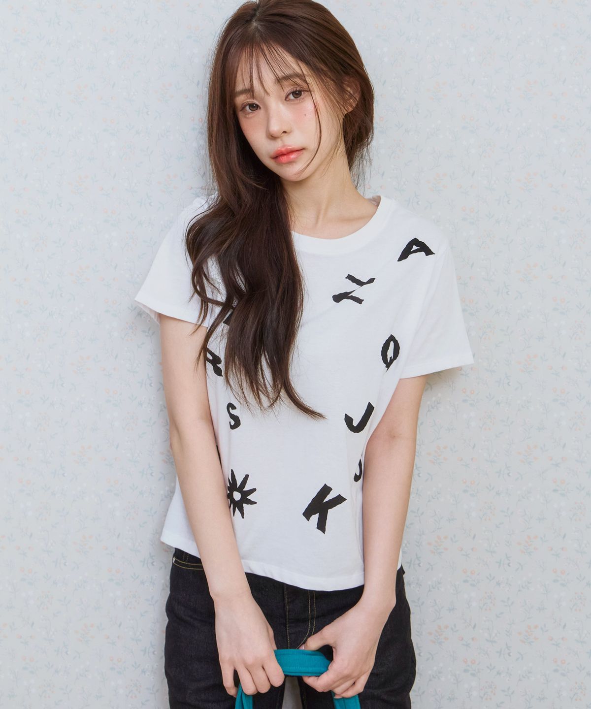 키지코(KIJIKO) ke404. Typo Semi Crop Tee White