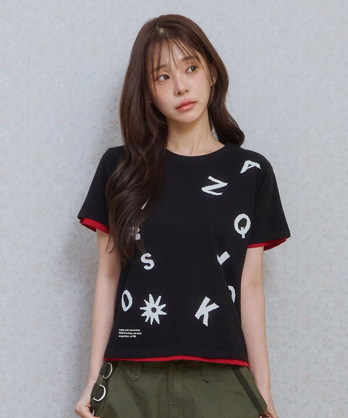 키지코(KIJIKO) ke404. Typo Semi Crop Tee Black