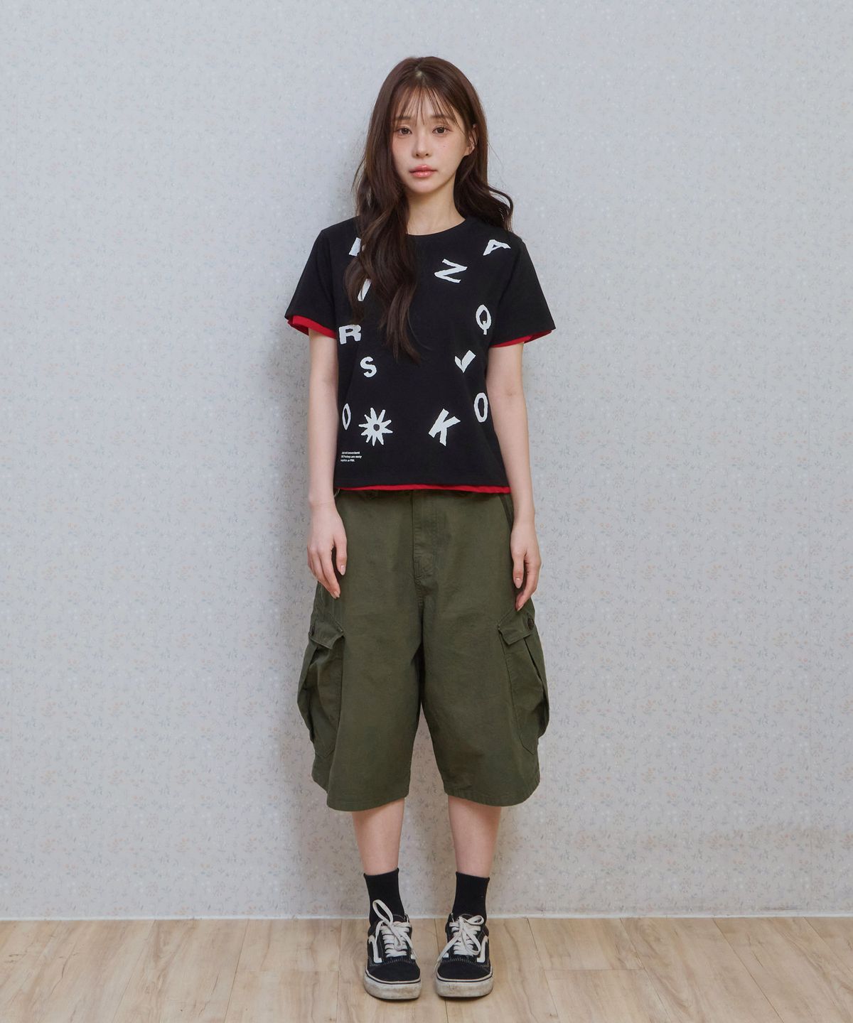 키지코(KIJIKO) ke404. Typo Semi Crop Tee Black