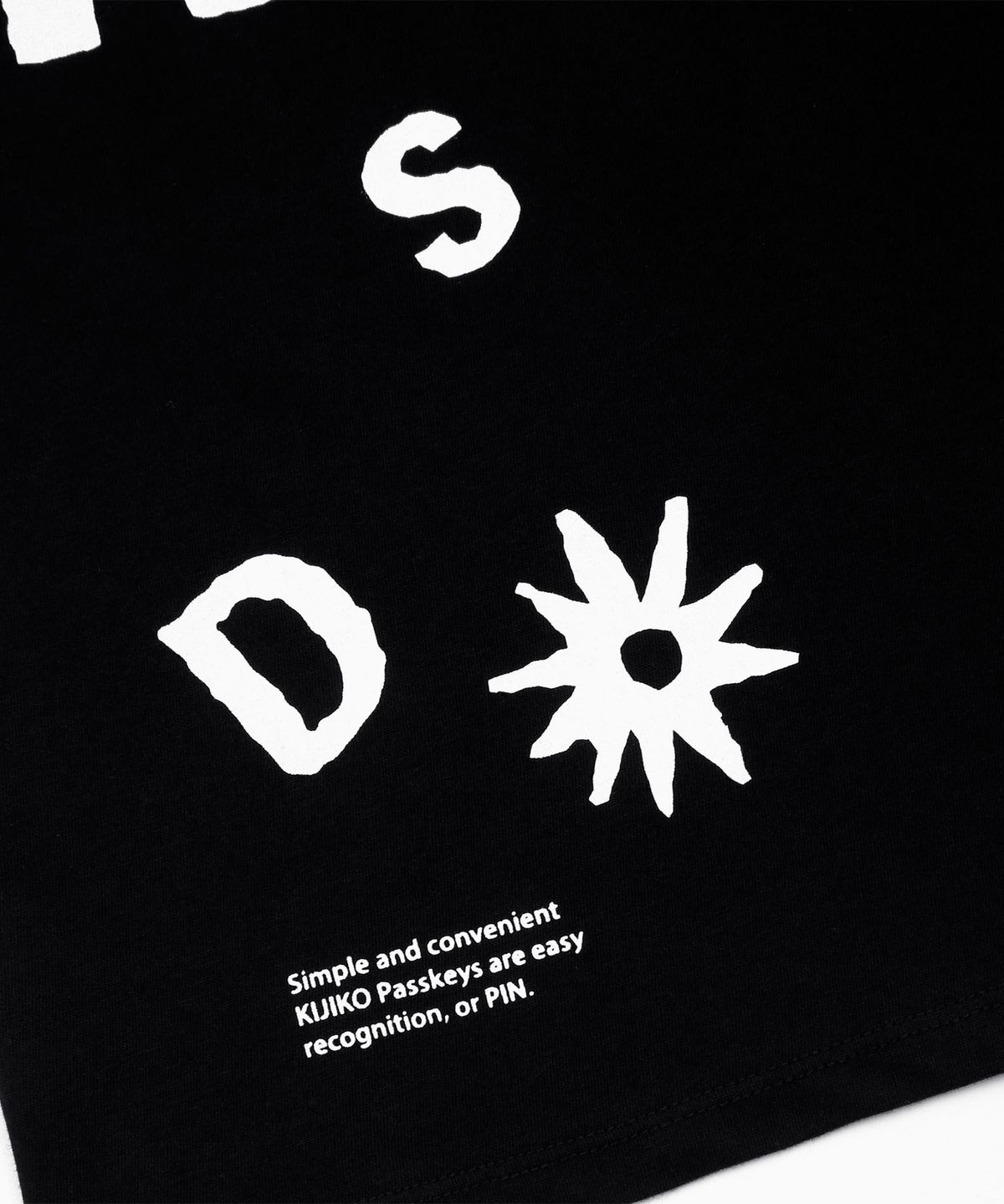 키지코(KIJIKO) ke404. Typo Semi Crop Tee Black