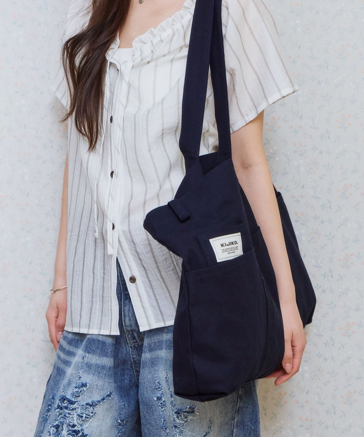 키지코(KIJIKO) Ke906. Angled Pocket Utility Tote Navy