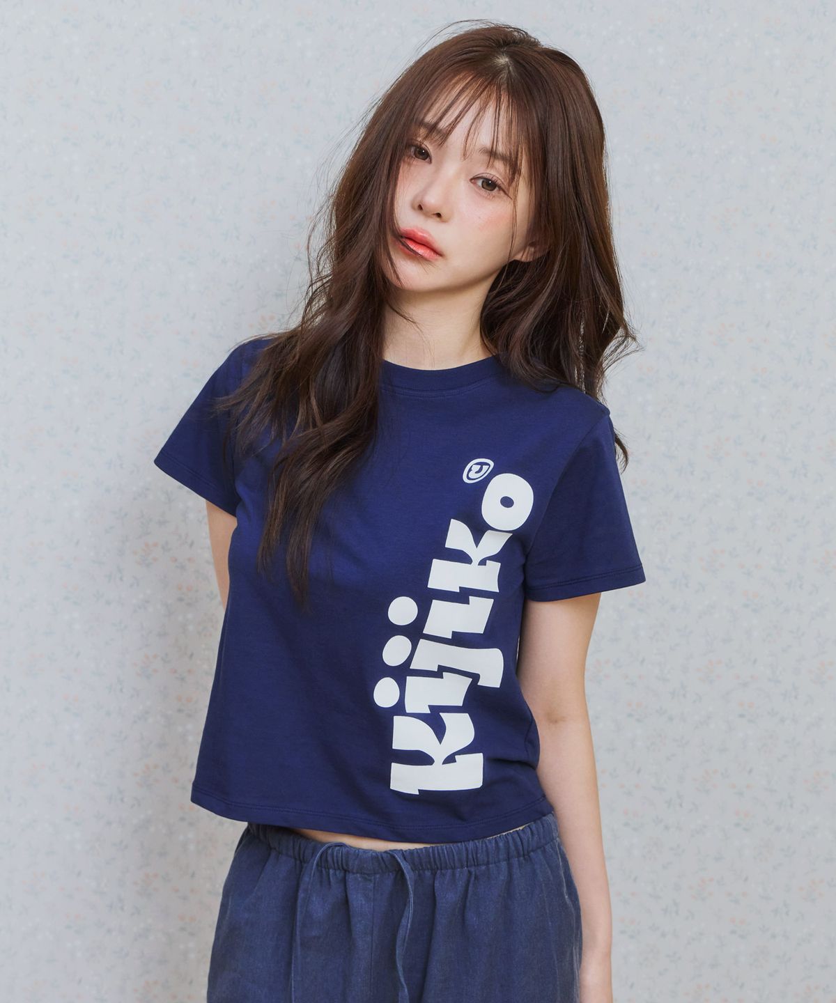 키지코(KIJIKO) ke406. Kijiko Big Logo Semi-Crop Tee Navy