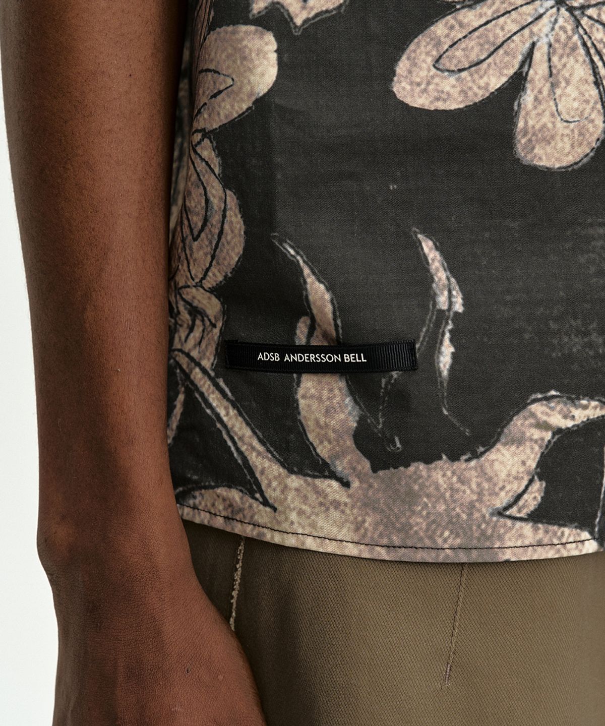 앤더슨벨(ADSB ANDERSSON BELL) FLOWER PRINTED OPEN COLLAR SHIRT atb1529m(BLACK/BEIGE)