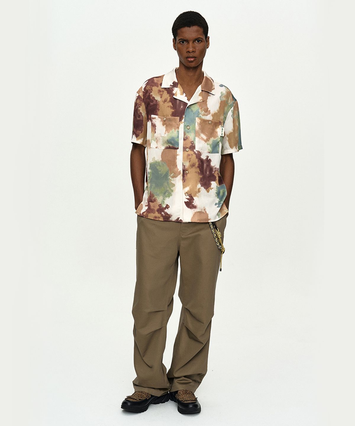 앤더슨벨(ADSB ANDERSSON BELL) NANA OPEN COLLAR SHIRT atb1526m(BEIGE/BROWN)