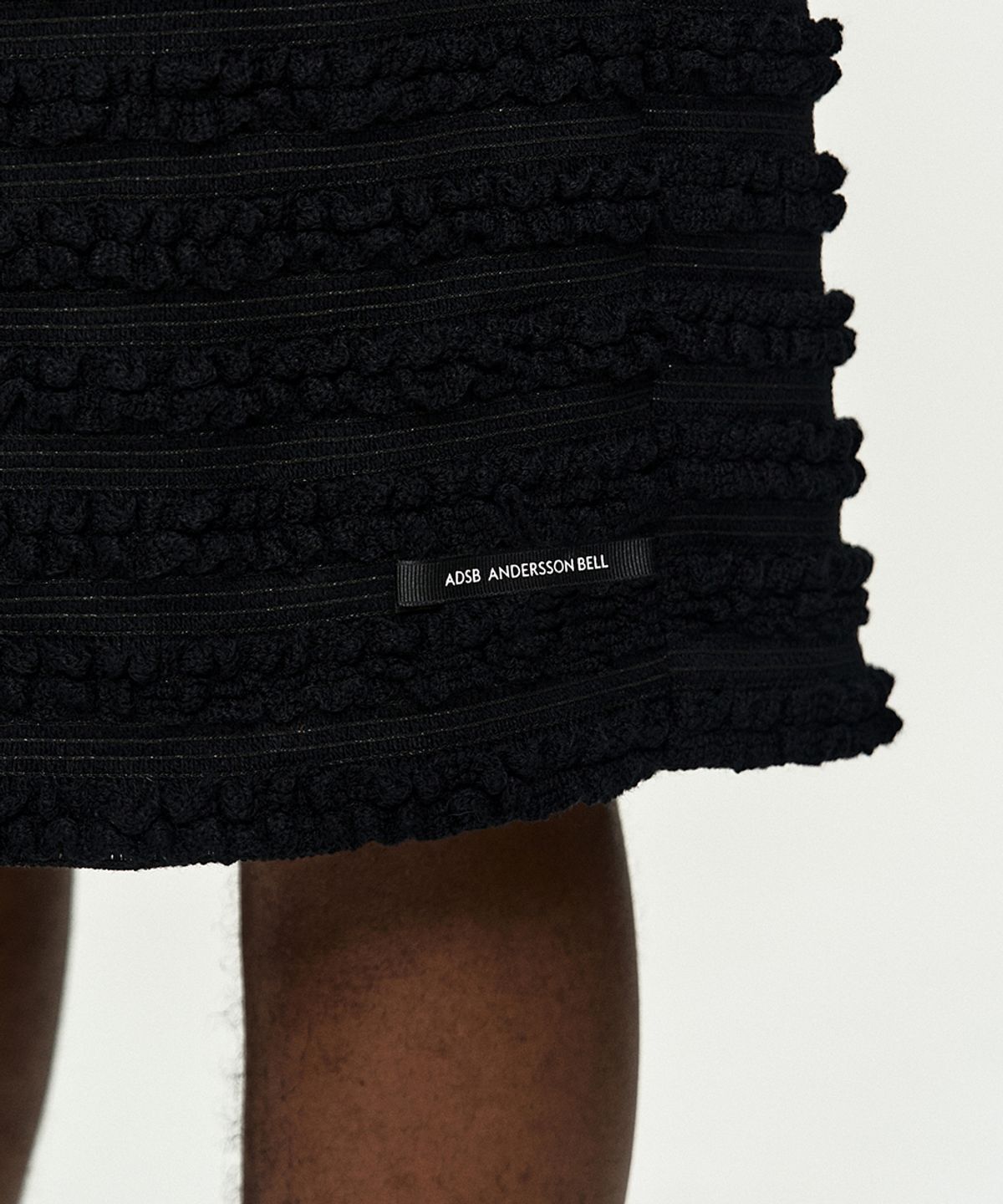 앤더슨벨(ADSB ANDERSSON BELL) KENLEY KNITTED SHORTS apa900m(BLACK)