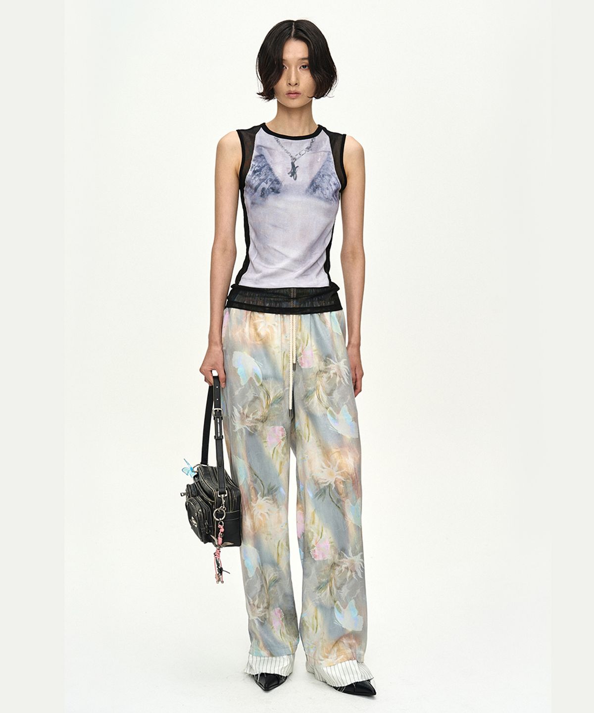 앤더슨벨(ADSB ANDERSSON BELL) WET-PRINTED SLEEVELESS T- SHIRT atb1555w(WHITE/BLACK)