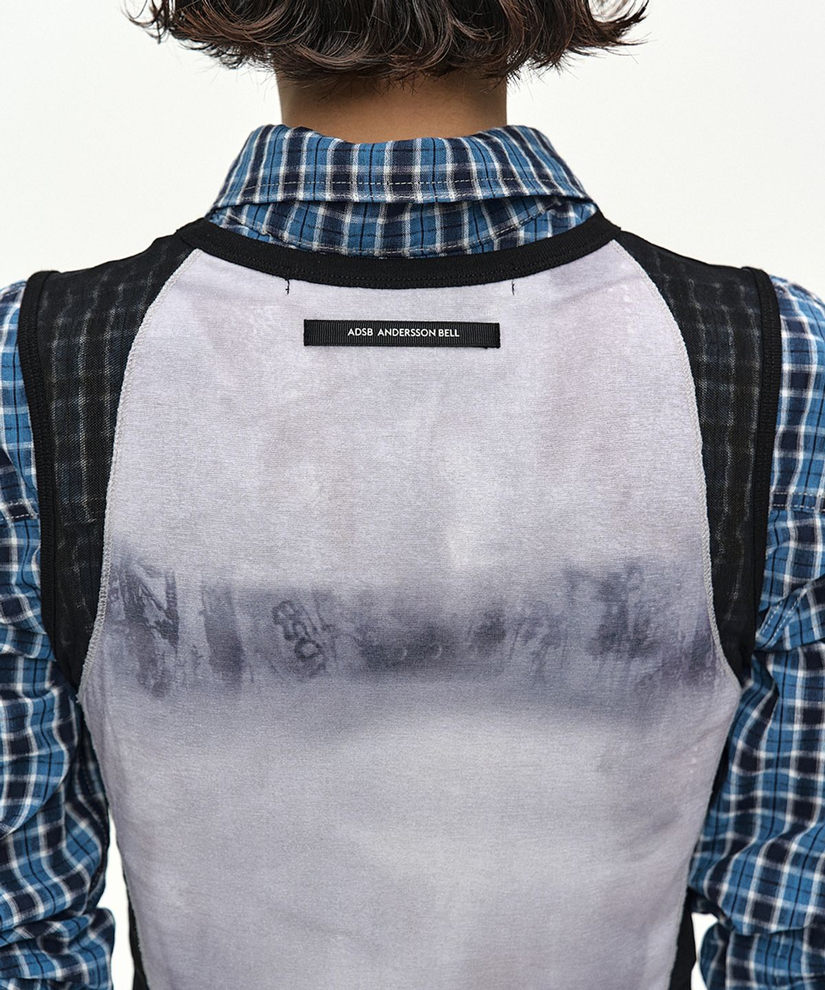 앤더슨벨(ADSB ANDERSSON BELL) WET-PRINTED SLEEVELESS T- SHIRT atb1555w(WHITE/BLACK)