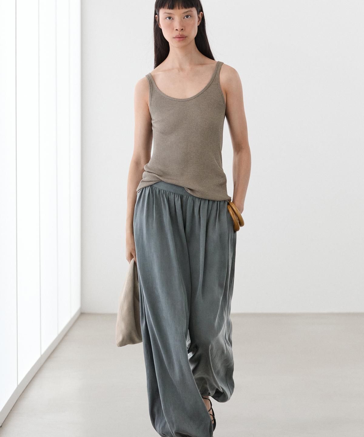 마시모두띠(MASSIMO DUTTI) 린넨 블렌드 플리츠 벌룬 팬츠
