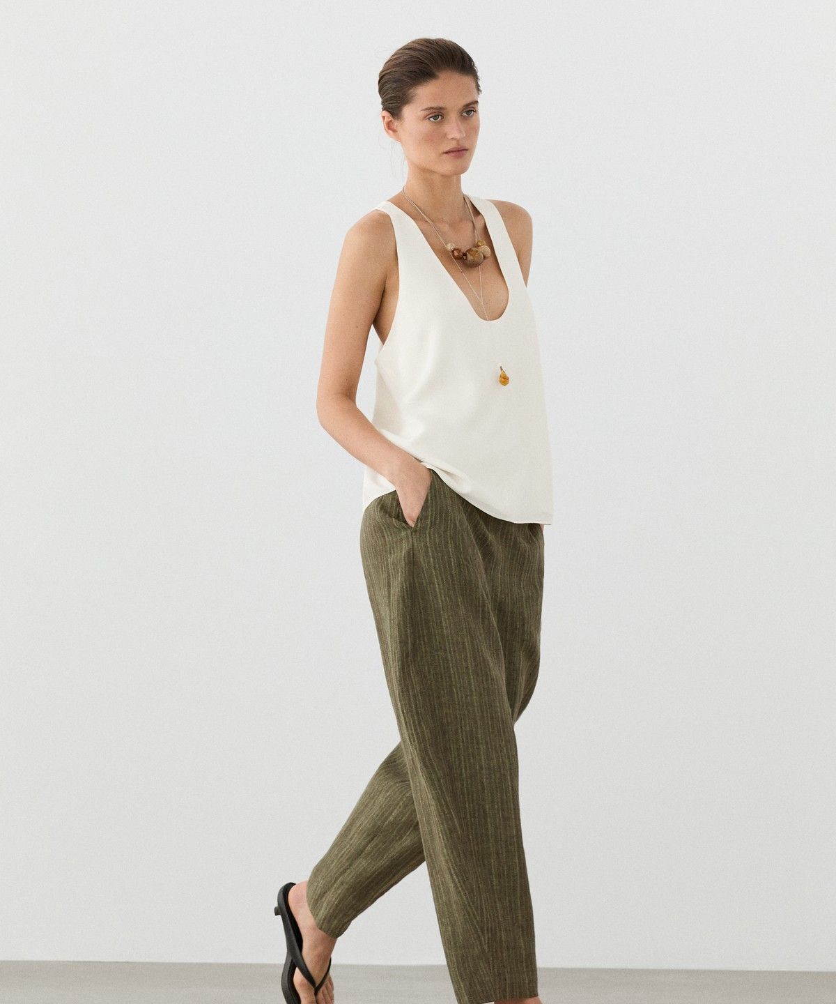 마시모두띠(MASSIMO DUTTI) 코르셋 벨트 디테일 토탈 룩 린넨 팬츠