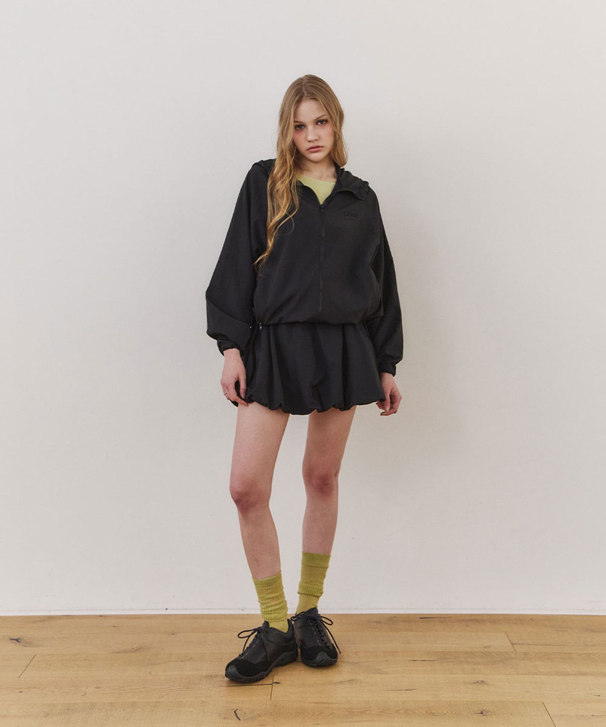 우네(OONE) [Set-Up] Sheer Wind Jacket & Balloon Mini Skirt_Black