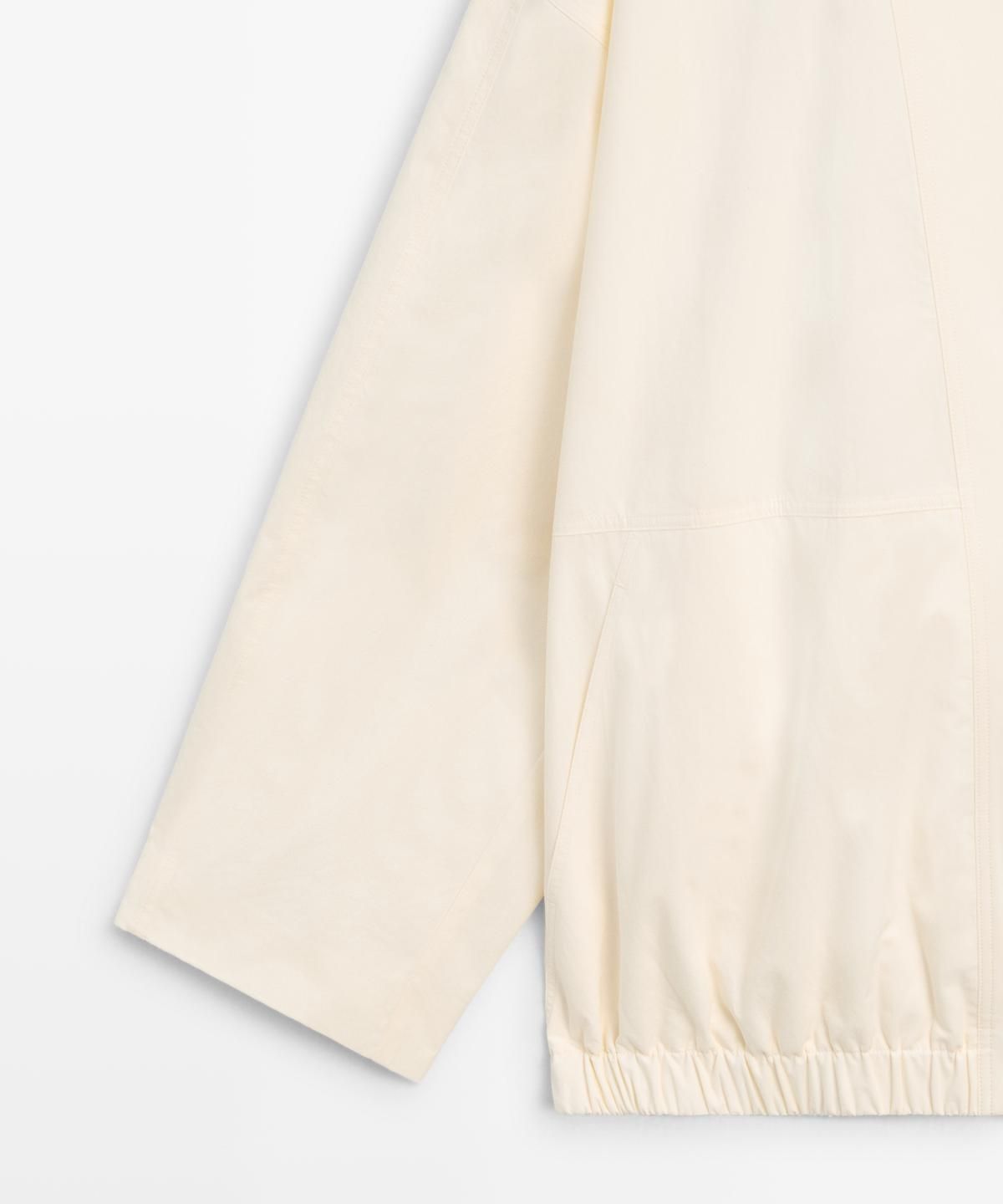 마시모두띠(MASSIMO DUTTI) 스냅 버튼 디테일 봄버 자켓