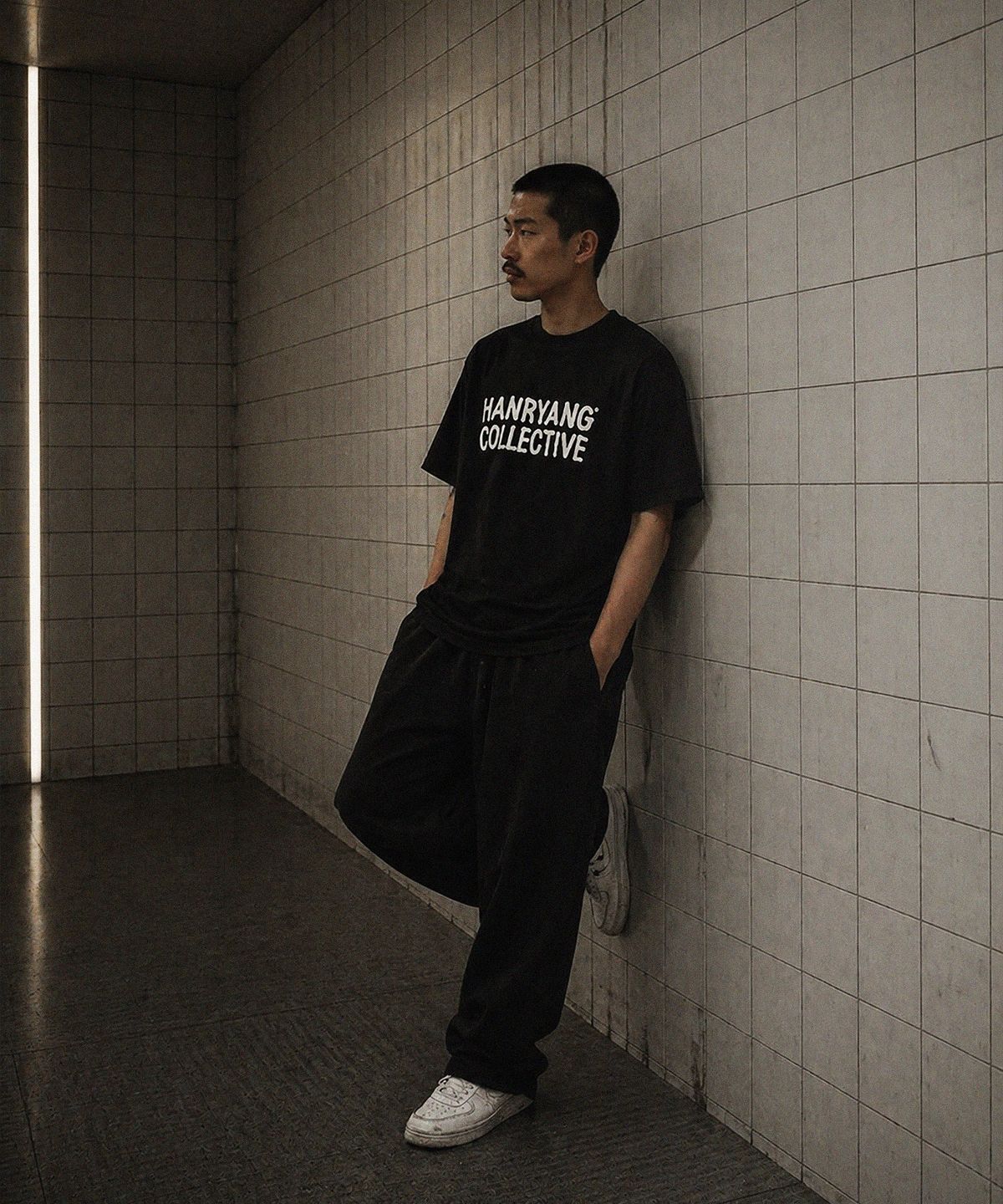 한량 컬렉티브(HANRYANG COLLECTIVE) HR LOGO2 TEE BLACK
