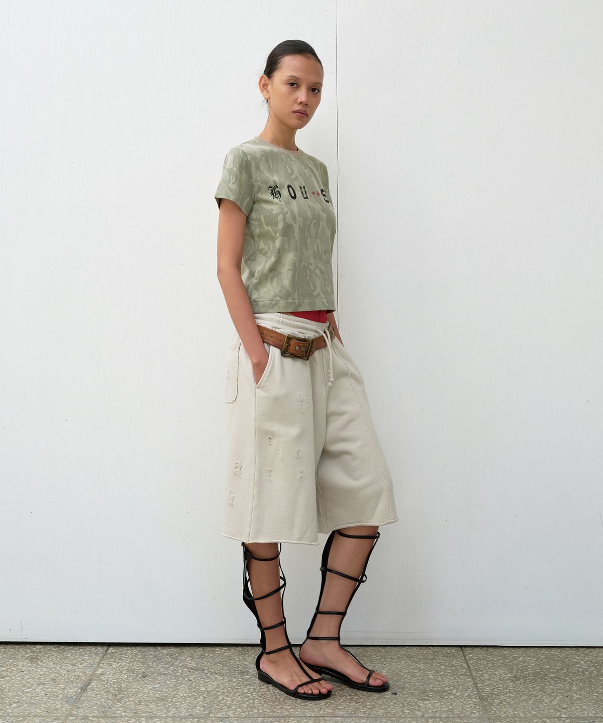 더바이닐하우스(THEVINYLHOUSE) CUT-OFF DAMAGE SHORTS BEIGE