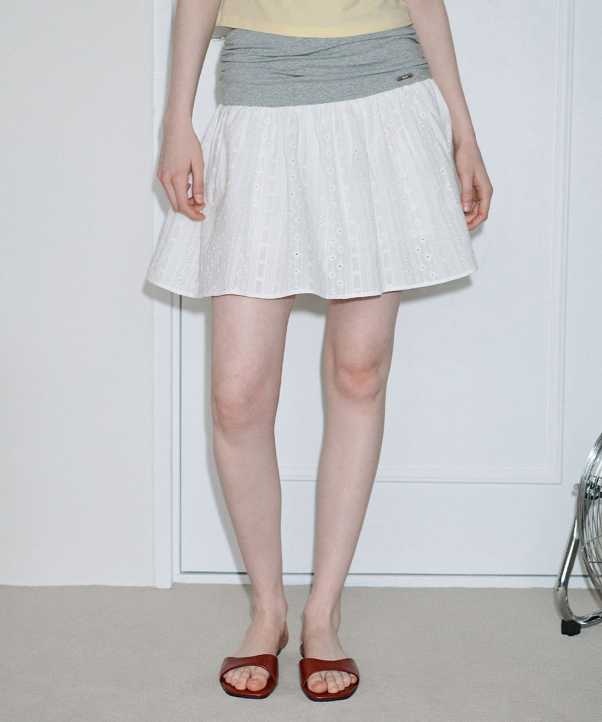 시눈(SINOON) Eyelet Mix Flare Skirt (White)