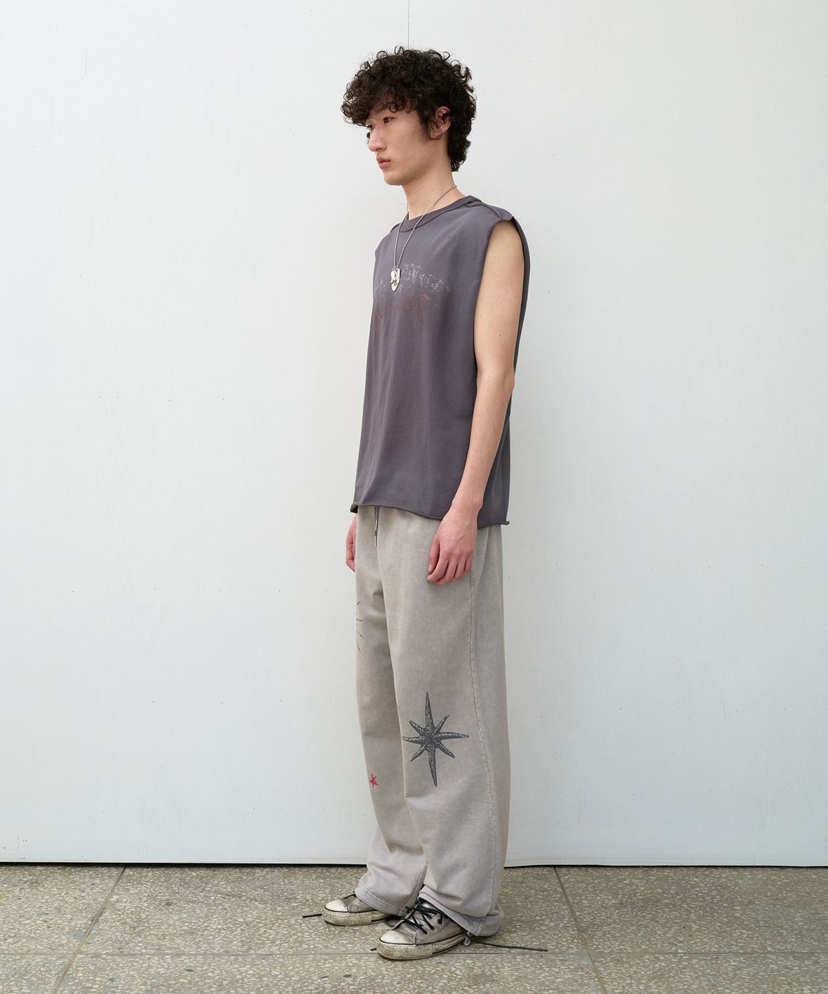 더바이닐하우스(THEVINYLHOUSE) VINYL ARC LOGO SLEEVELESS CHARCOAL
