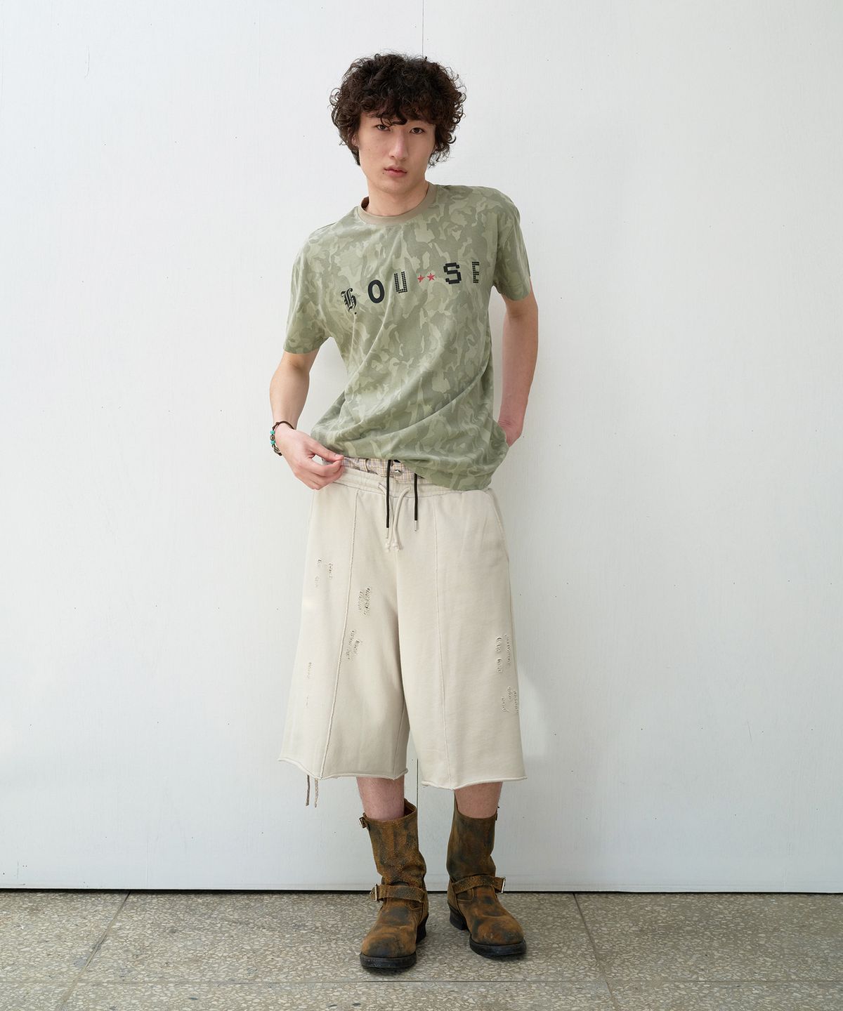 더바이닐하우스(THEVINYLHOUSE) FONT-HOUSE TEE CAMO