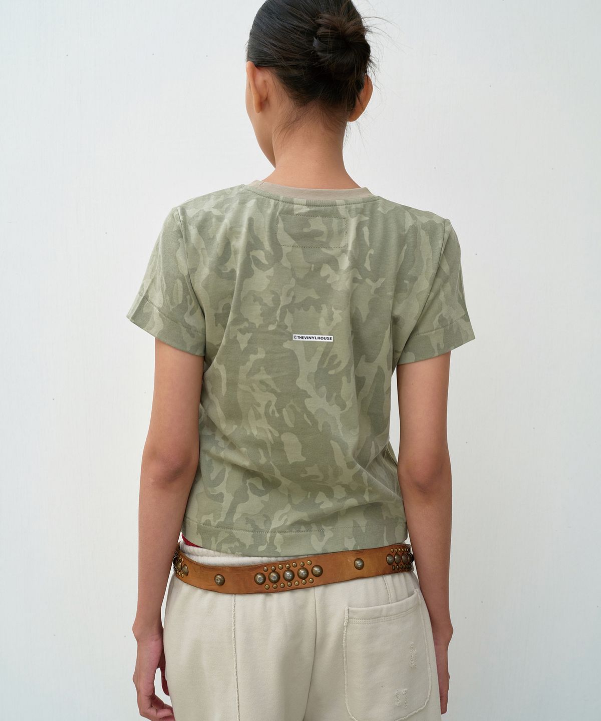 더바이닐하우스(THEVINYLHOUSE) FONT-HOUSE TEE CAMO