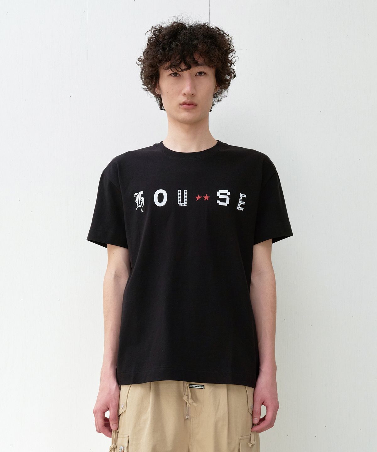 더바이닐하우스(THEVINYLHOUSE) FONT-HOUSE TEE BLACK