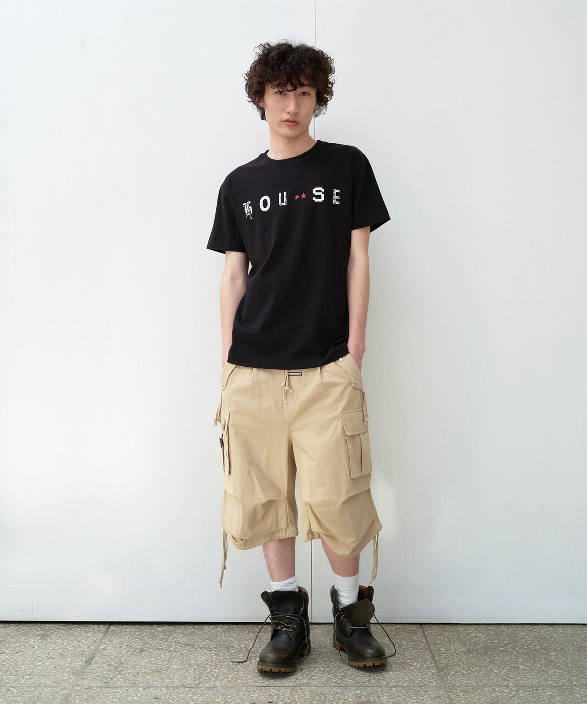더바이닐하우스(THEVINYLHOUSE) FONT-HOUSE TEE BLACK
