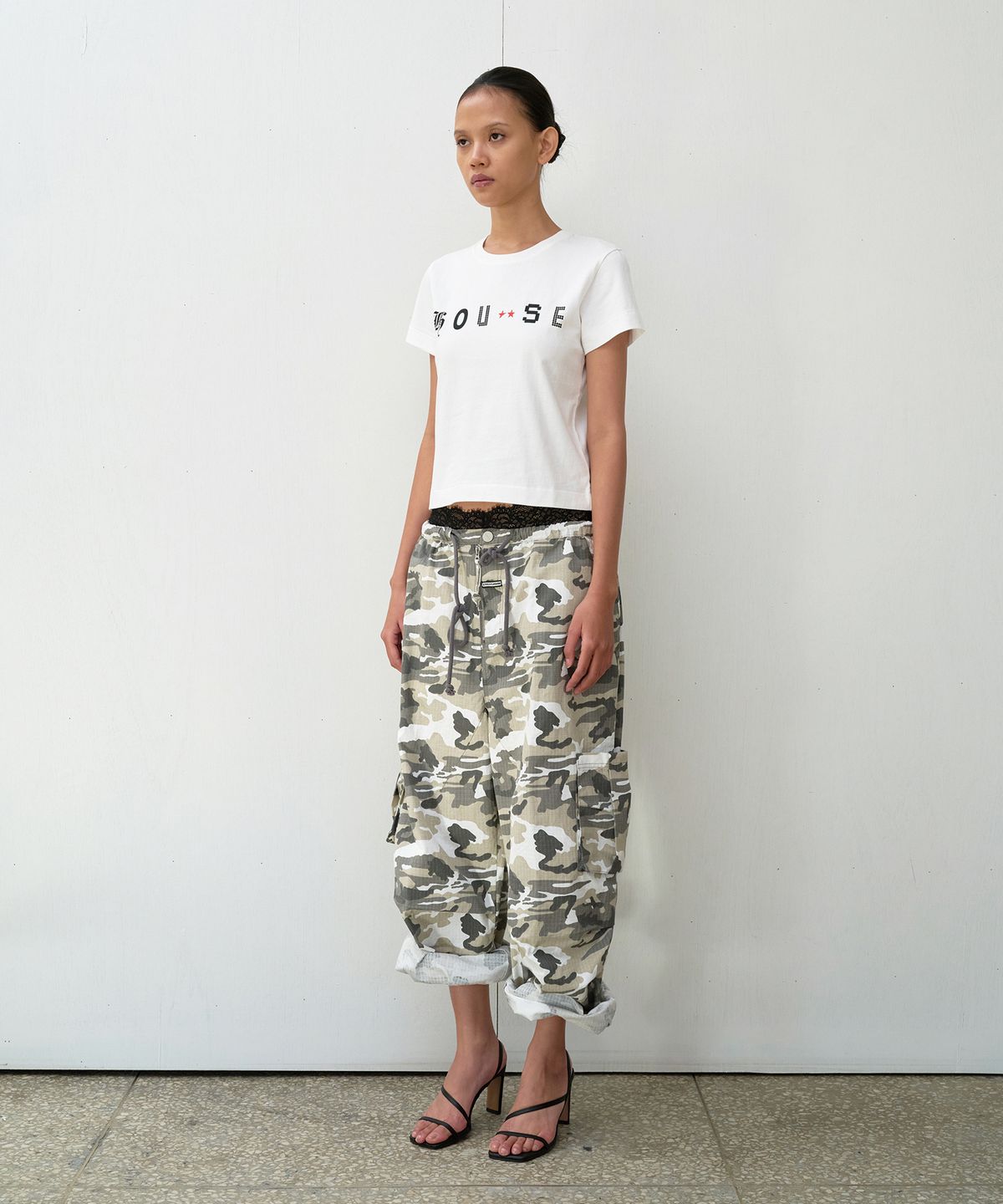 더바이닐하우스(THEVINYLHOUSE) FONT-HOUSE TEE WHITE