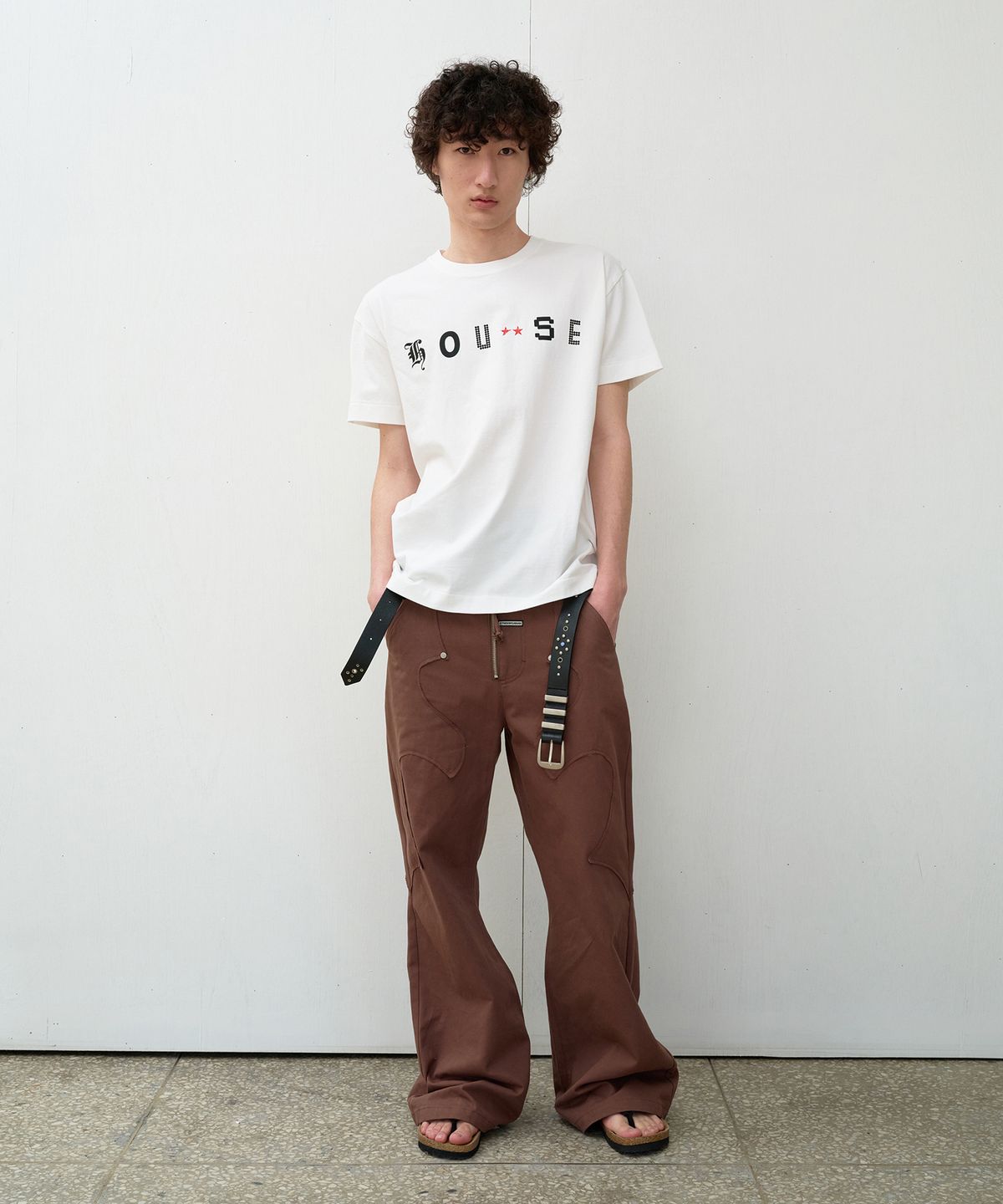더바이닐하우스(THEVINYLHOUSE) FONT-HOUSE TEE WHITE