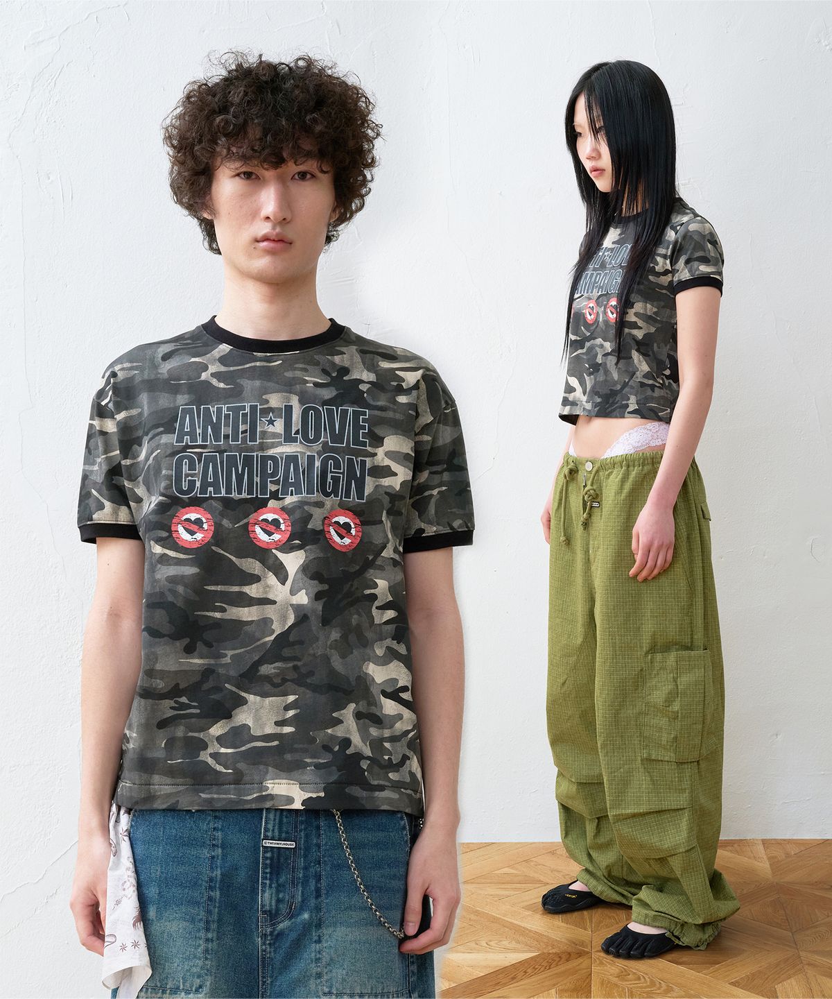 더바이닐하우스(THEVINYLHOUSE) ANTI LOVE CAMO RINGER TEE BLACK