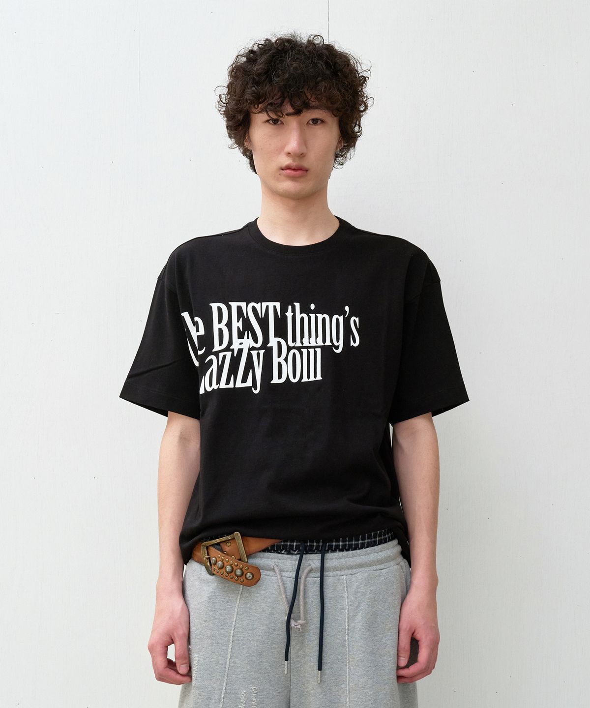 더바이닐하우스(THEVINYLHOUSE) THE LAZY TEE BLACK