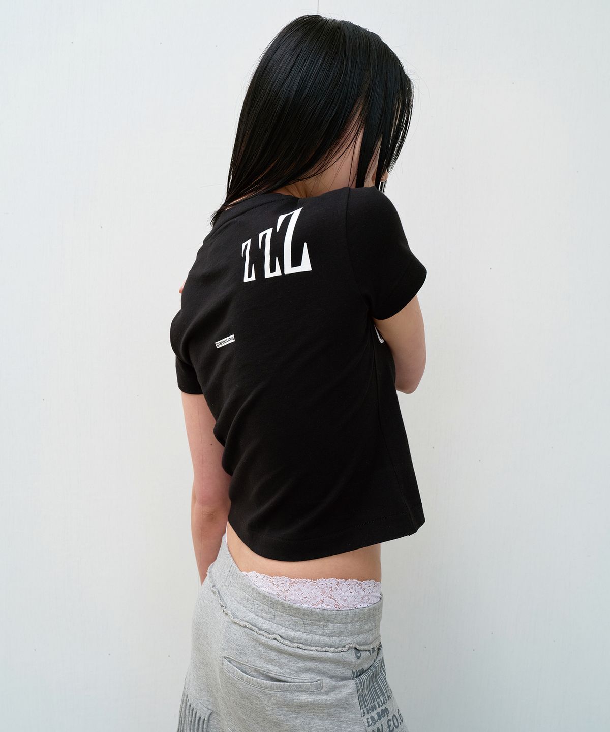더바이닐하우스(THEVINYLHOUSE) THE LAZY TEE BLACK