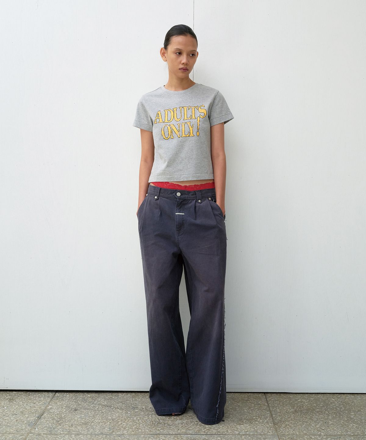 더바이닐하우스(THEVINYLHOUSE) ADULTS ONLY TEE GREY