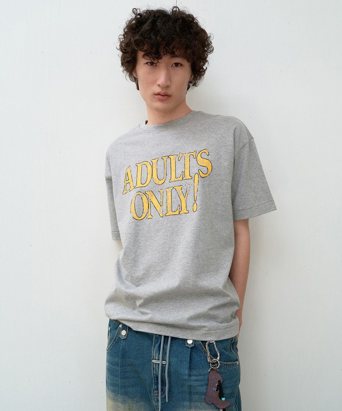 더바이닐하우스(THEVINYLHOUSE) ADULTS ONLY TEE GREY