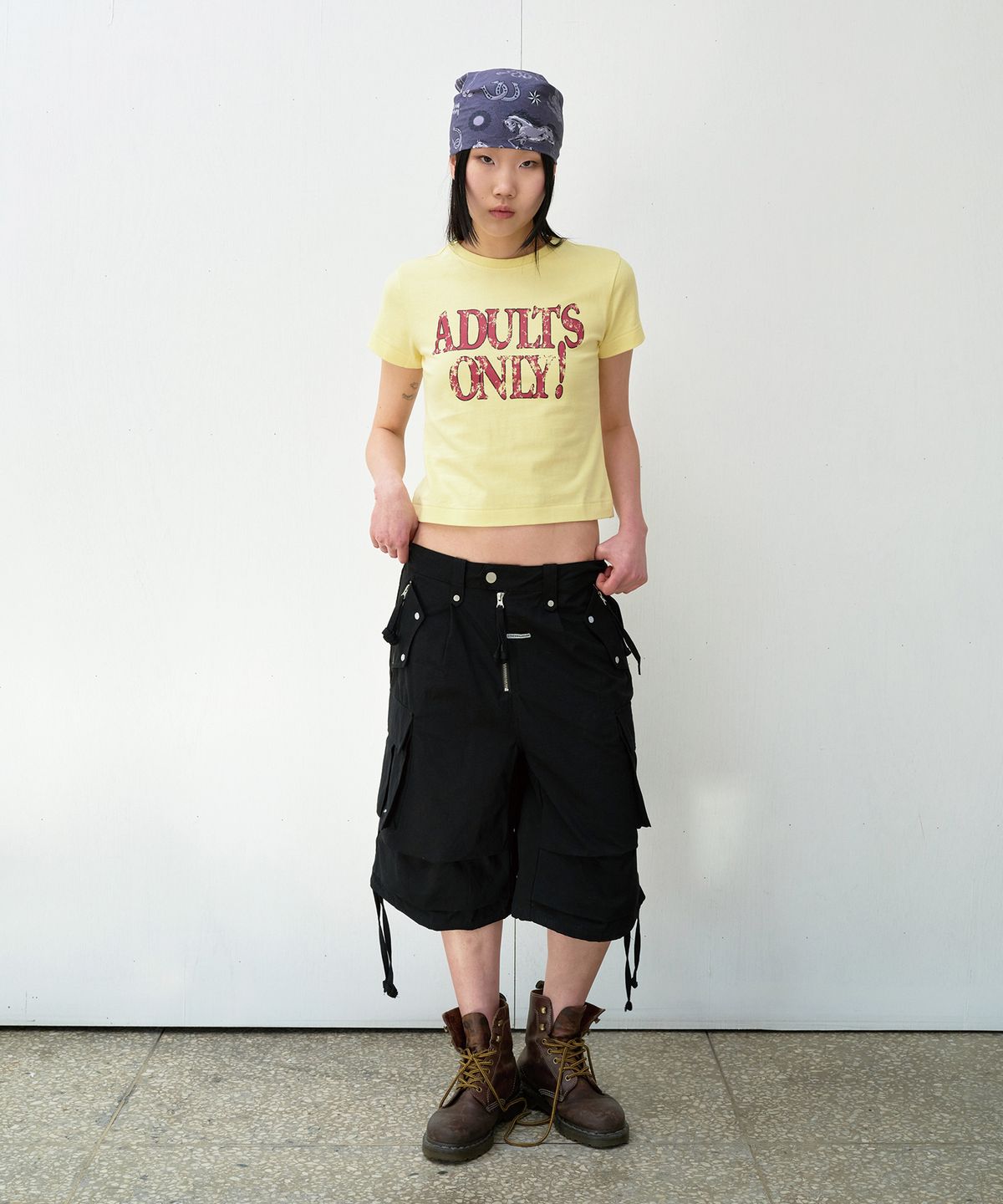 더바이닐하우스(THEVINYLHOUSE) ADULTS ONLY TEE YELLOW