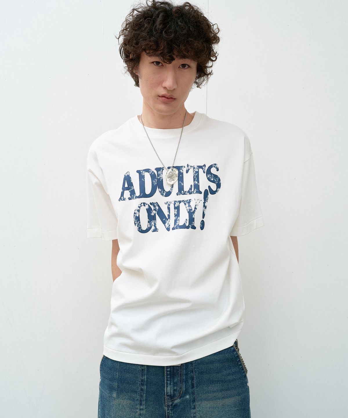 더바이닐하우스(THEVINYLHOUSE) ADULTS ONLY TEE WHITE