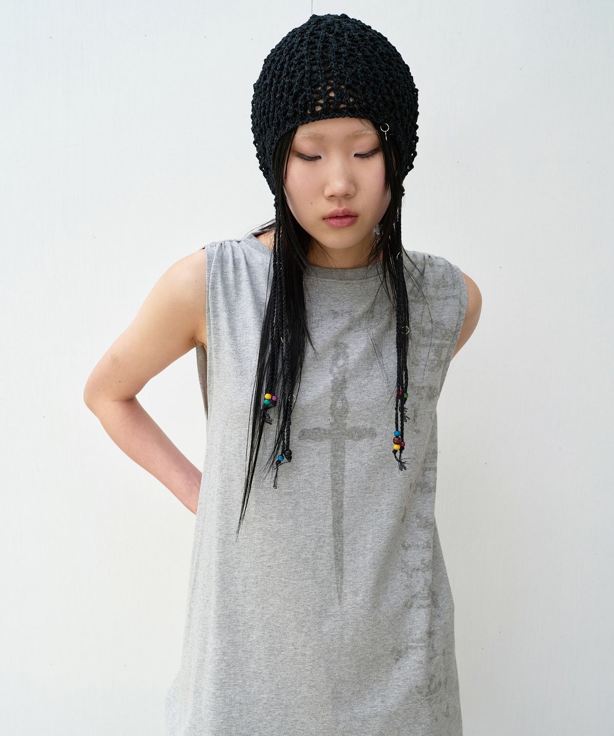 더바이닐하우스(THEVINYLHOUSE) BEADED CROCHET BEANIE (W) BLACK