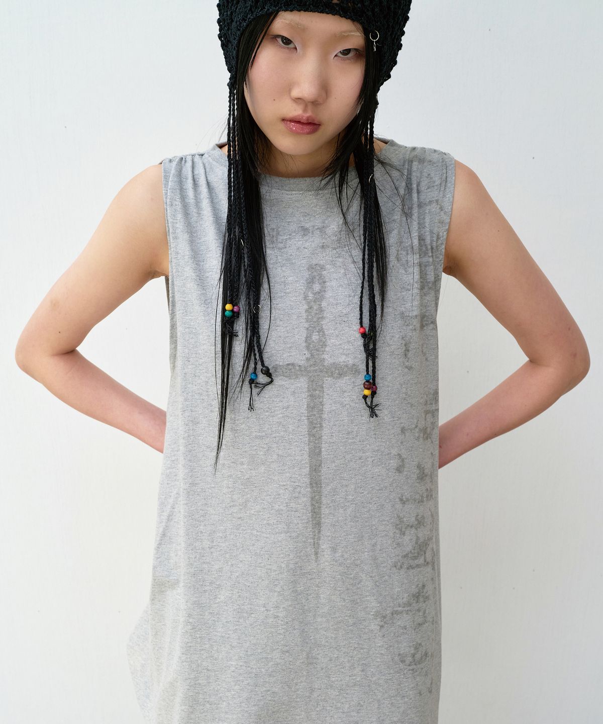 더바이닐하우스(THEVINYLHOUSE) BEADED CROCHET BEANIE (W) BLACK