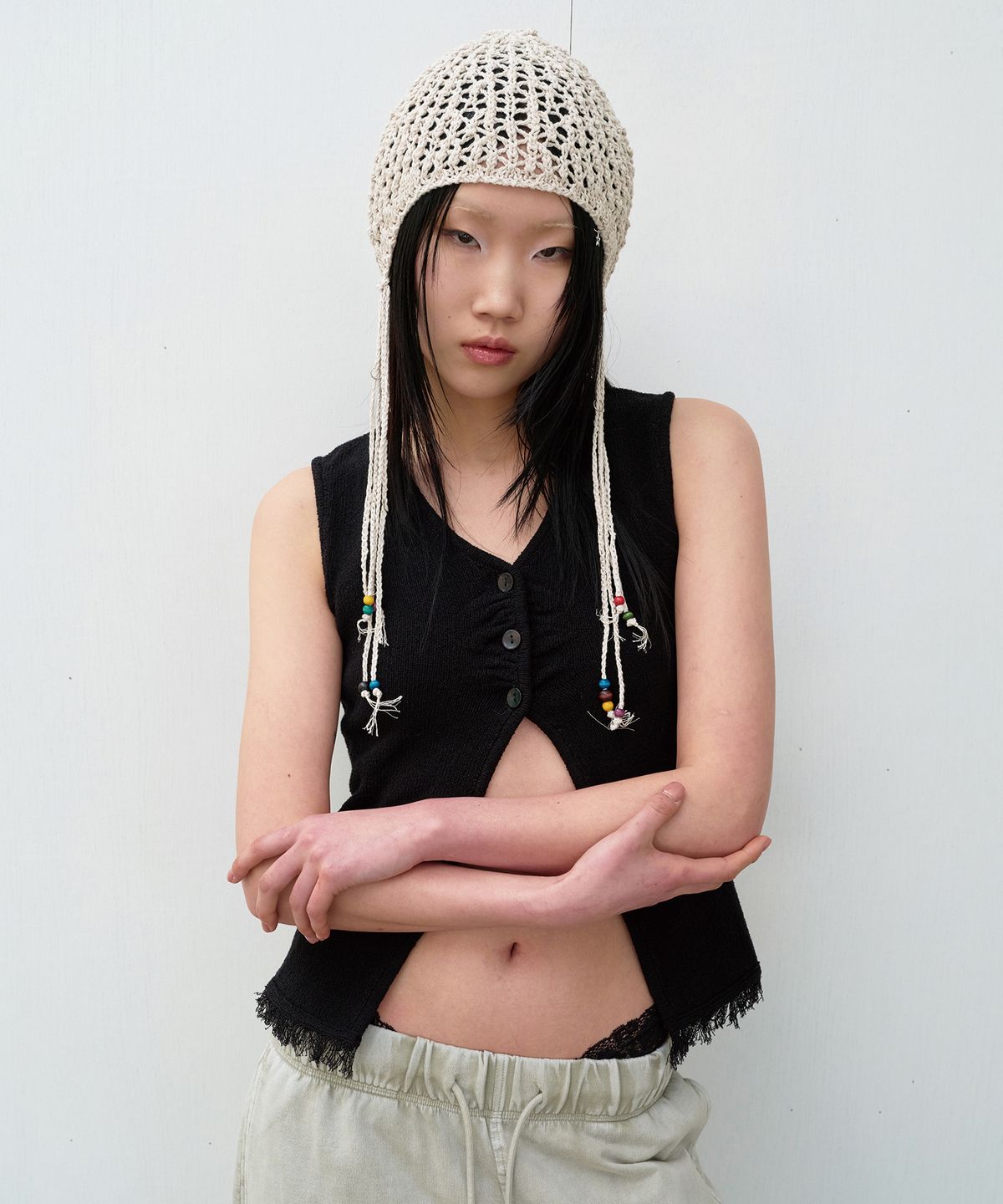 더바이닐하우스(THEVINYLHOUSE) BEADED CROCHET BEANIE (W) IVORY