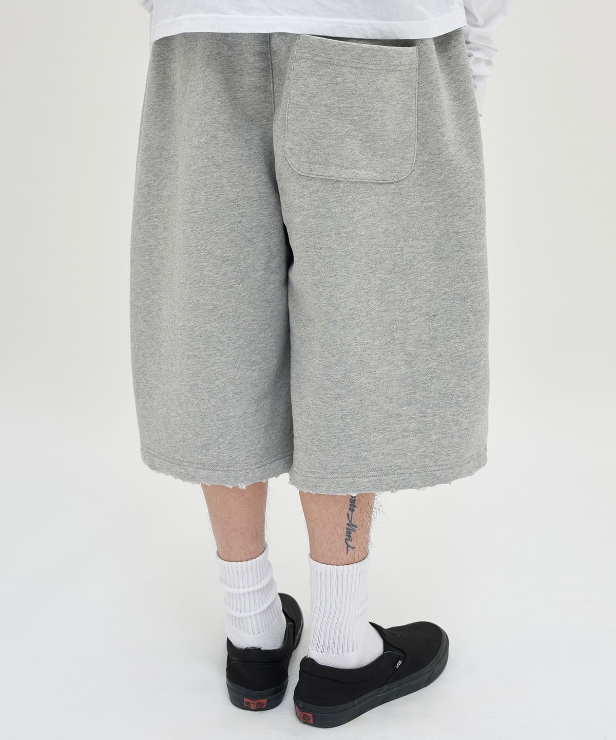 스웨이드(SUADE) CUT EDGE SWEAT SHORTS [GRAY]