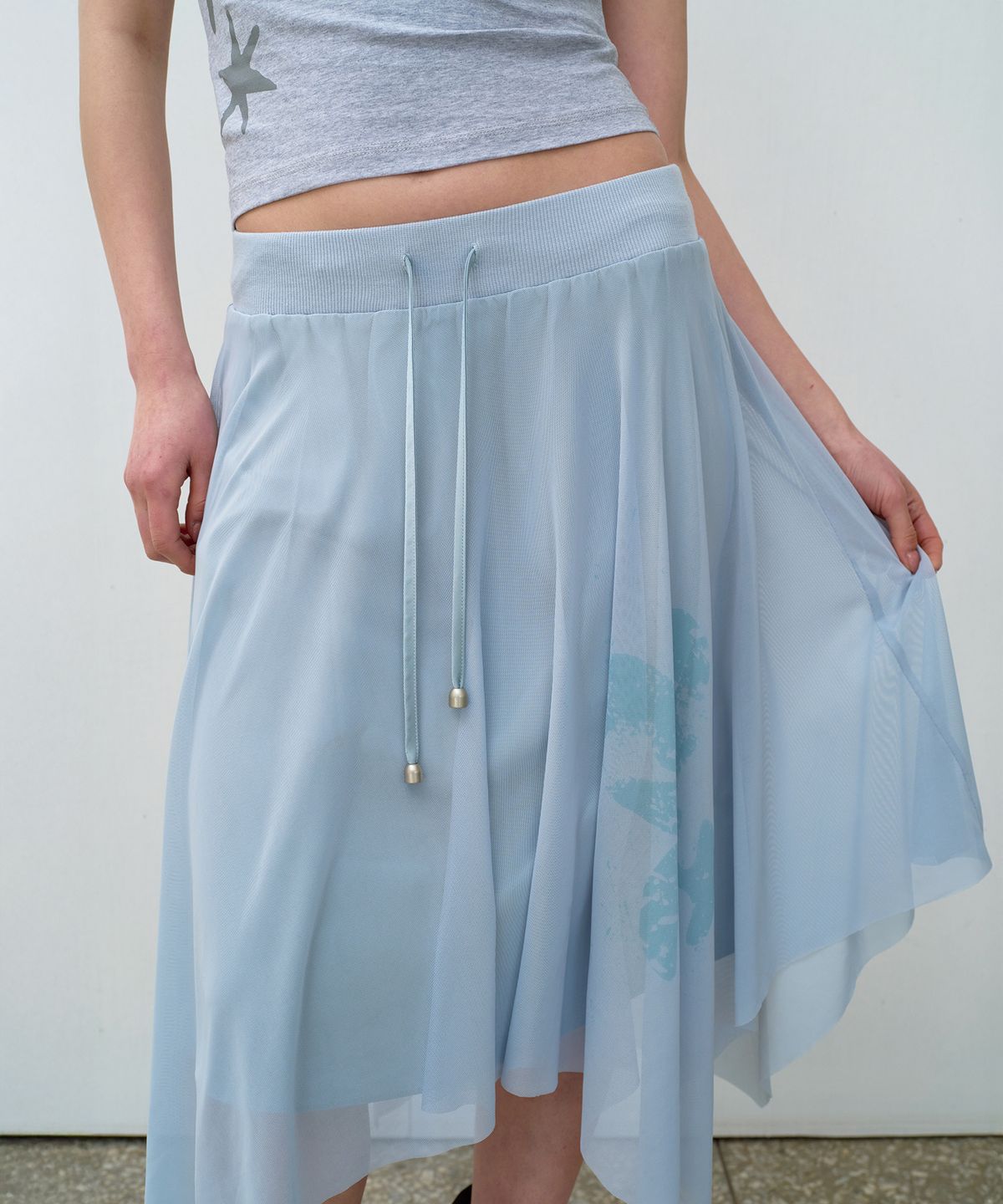 더바이닐하우스(THEVINYLHOUSE) MESH LAYERED SKIRT (W) BLUE