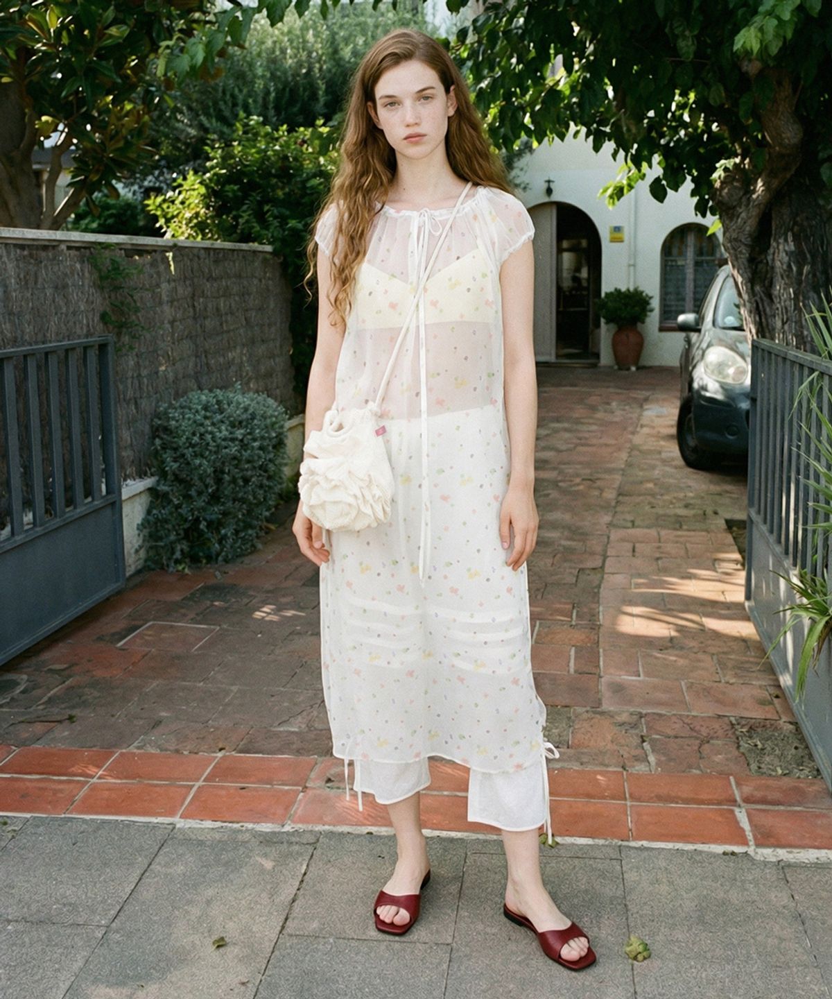 시눈(SINOON) Pale Flower Long One-Piece (White)