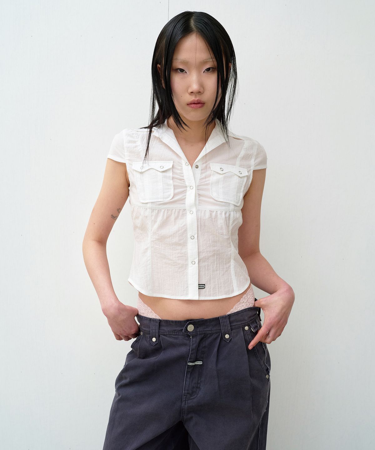더바이닐하우스(THEVINYLHOUSE) PETIT HALF SHIRTS (W) WHITE